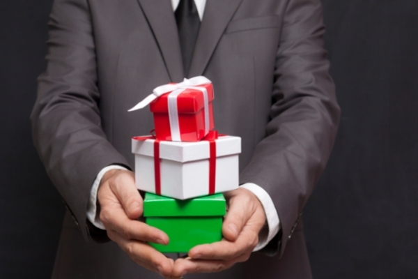 Importance of Festive Gifts for Business Promotion